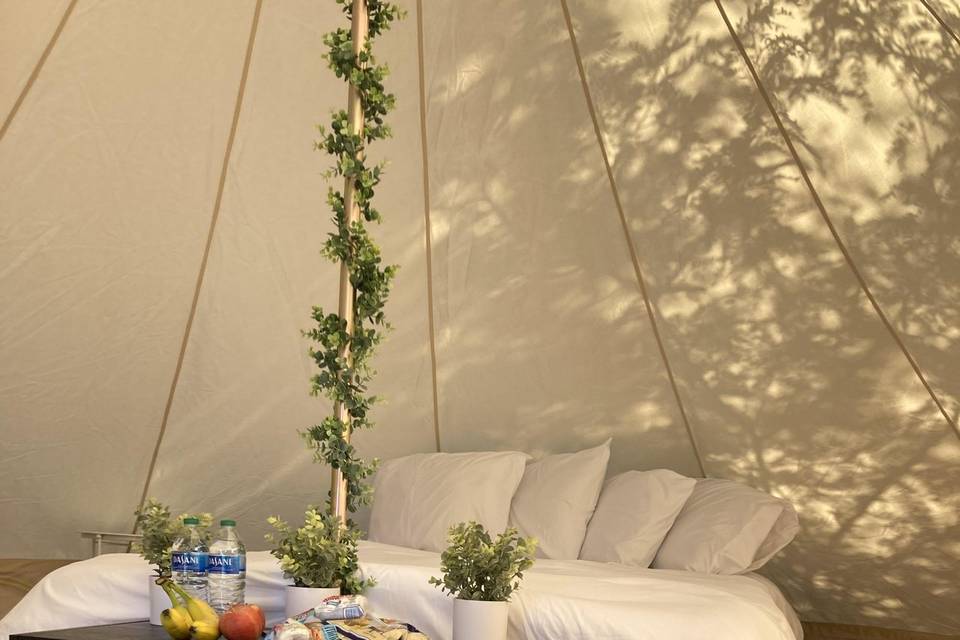 Honeymoon tent