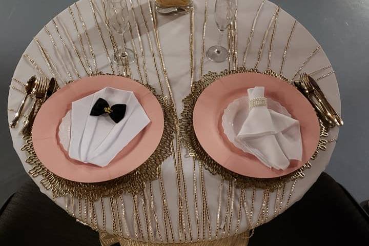 Sweetheart table setting