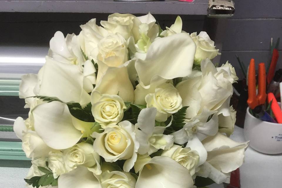 White Teardrop Bouquet