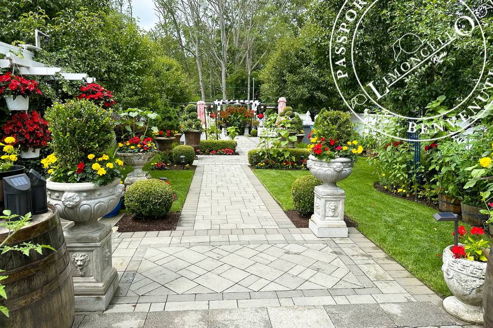 Piazza Di Roma Garden