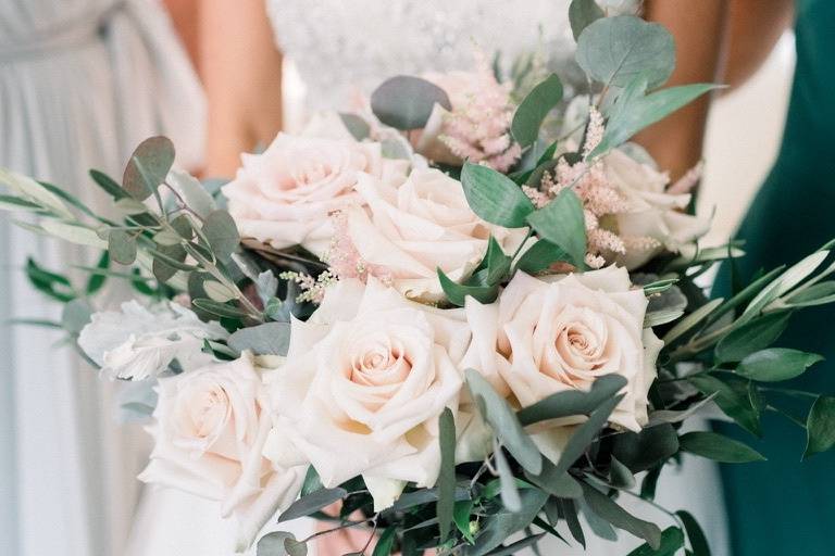 Neutral color bouquets