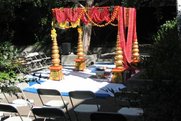 Hindu Wedding in Courtyard