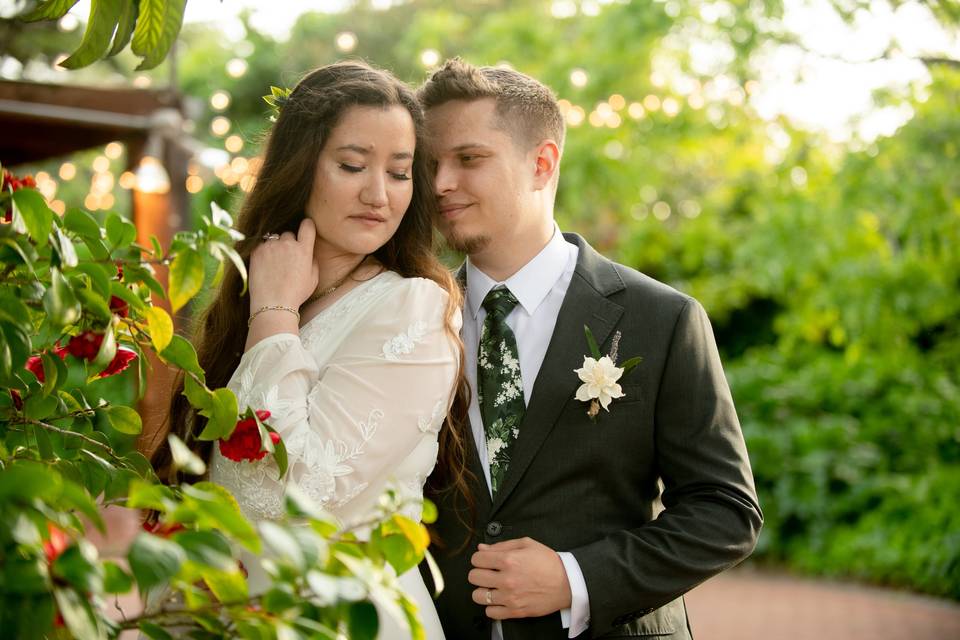 Bride and groom in Garden