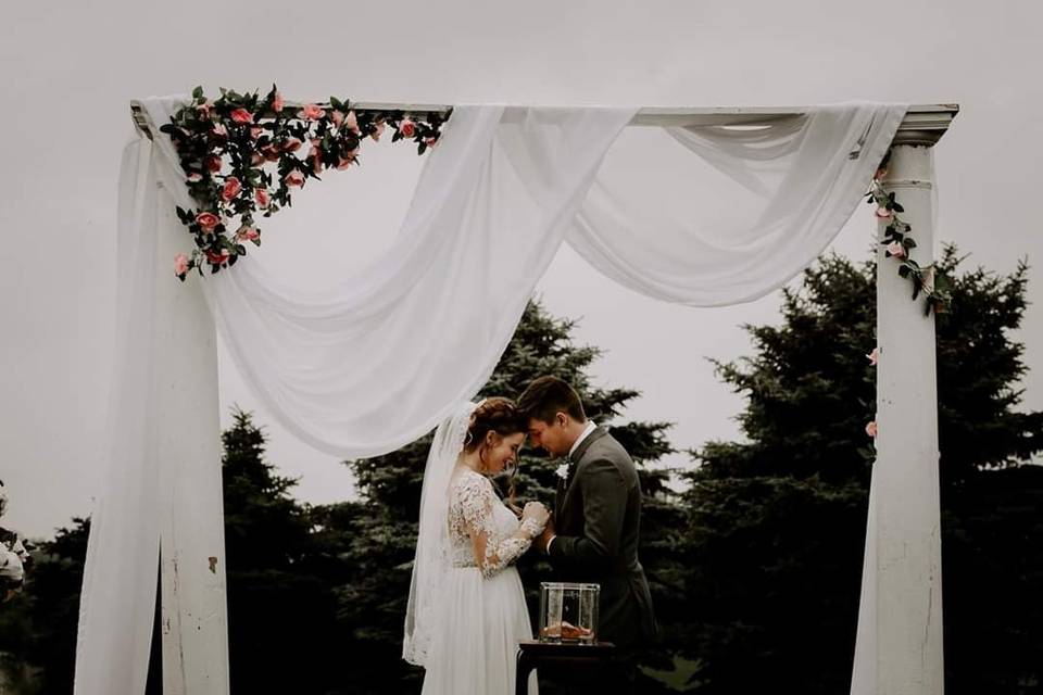 Under the arch - Devon & Rachel Photography