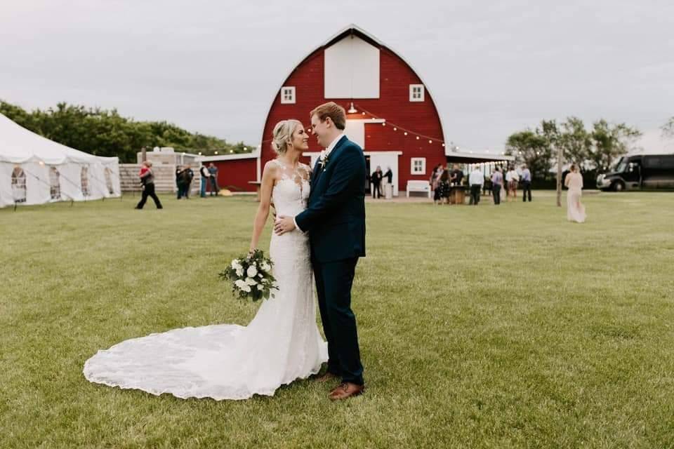 Happy couple - Halle Marcel Photography