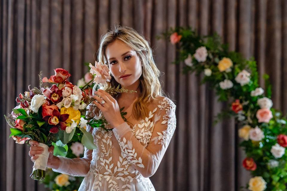 Bride & Bouquet