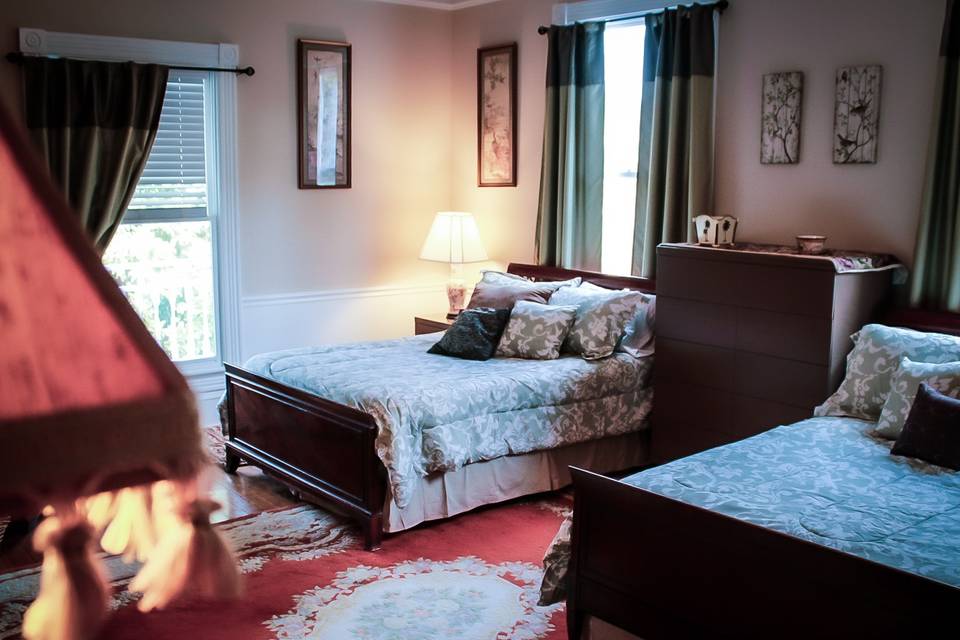 Guest room with double beds