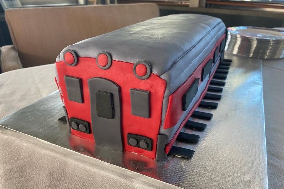 Model Train Grooms Cake