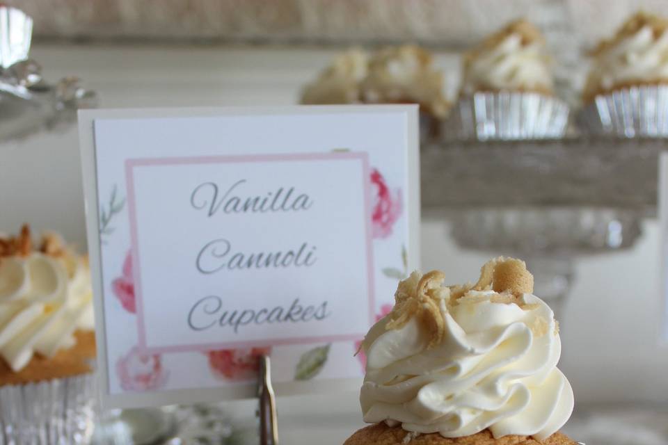 Vintage Wedding Cupcake Buffet