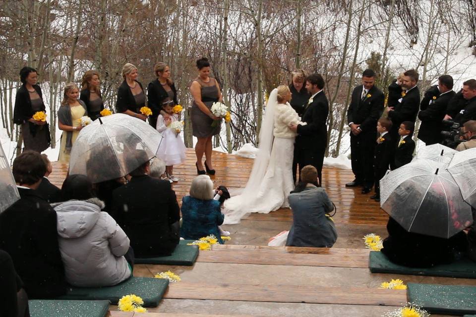 Outdoor weddding ceremony