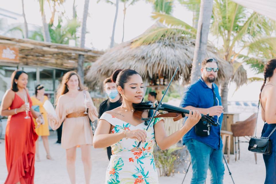 Violinist pre ceremony