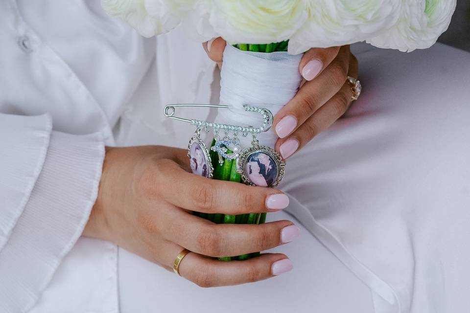 Bride bouquet, only ranunculus