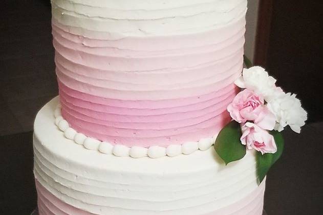 Ombre' buttercream with fresh flowers