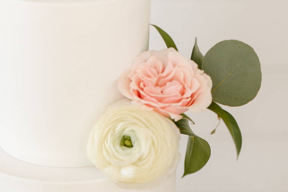 Basic Floral Cake