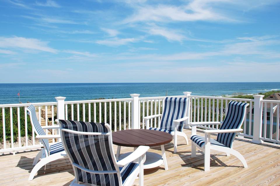 Lounge at the deck