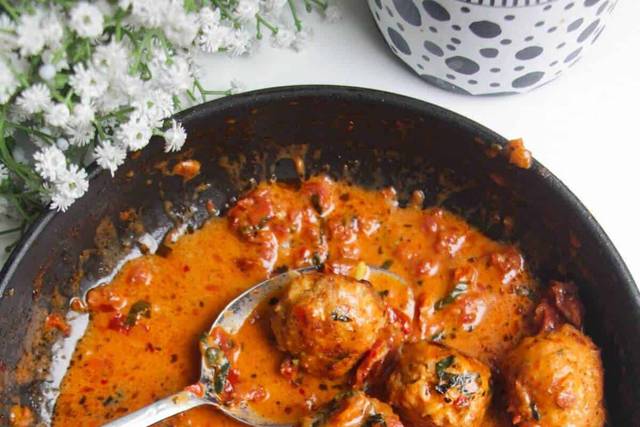 Meatballs tomota glazed