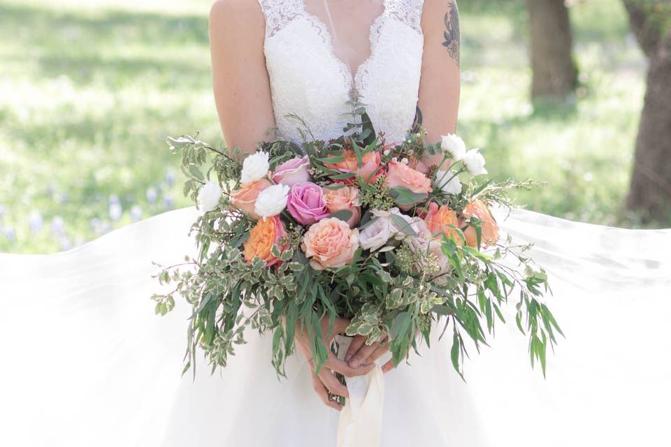 Flowing bridal bouquet