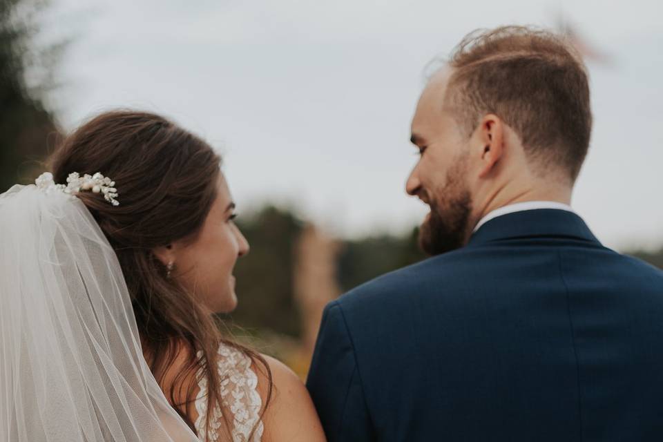 Kissing at the alter