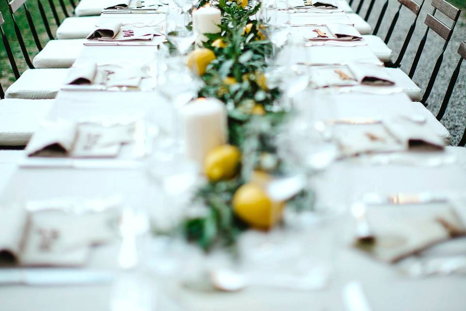 Floral table settings