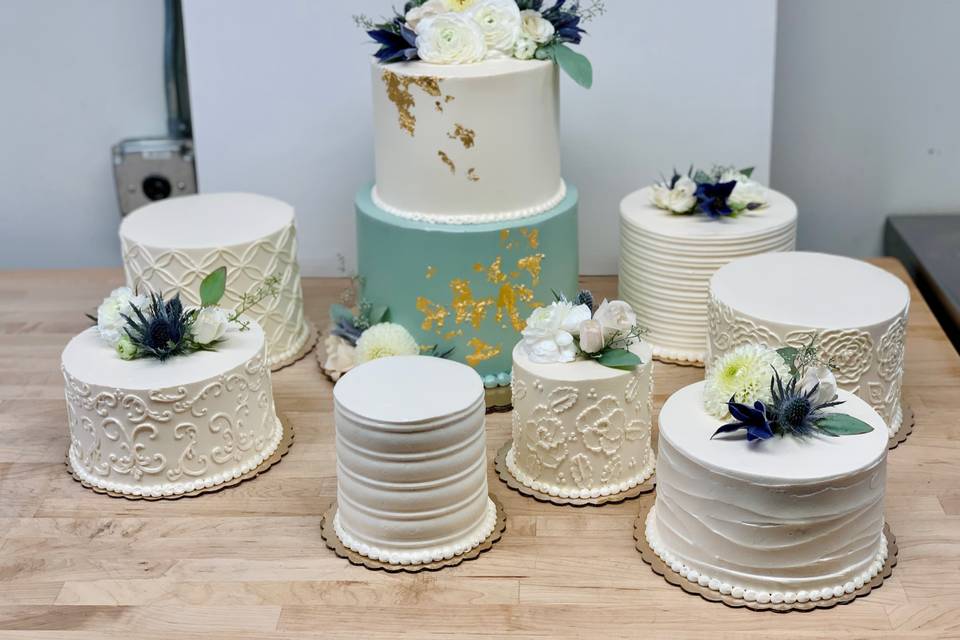 Wedding Cake w Cake Bar Cakes