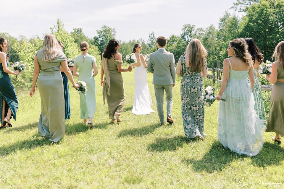 Bridesmaids stroll