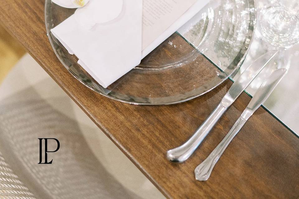 White Reflective Placesetting