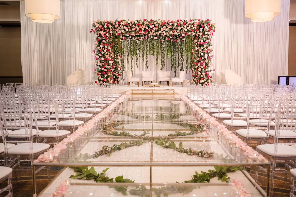 Elegant Acrylic Aisle