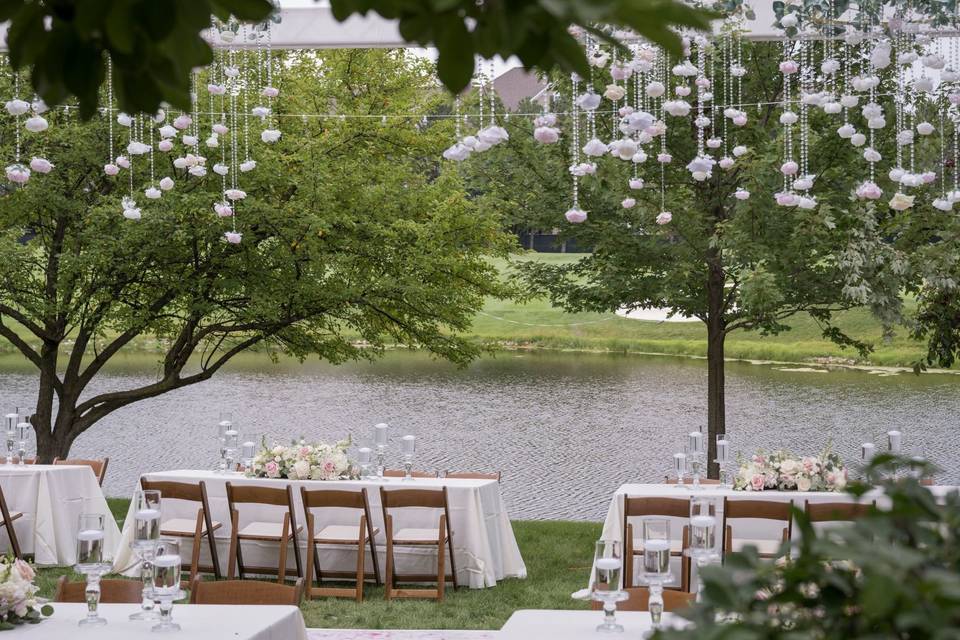 Outdoor reception decor