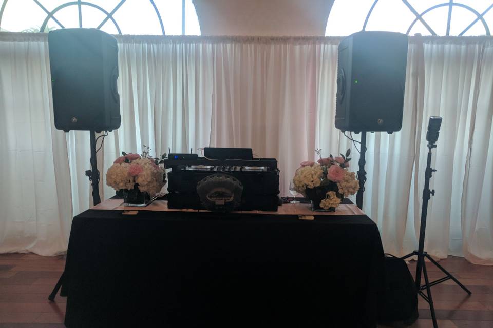 Dj's station