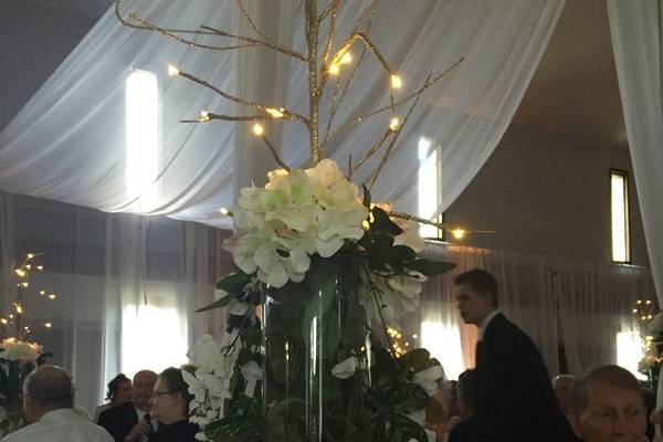 table setting with centerpiece