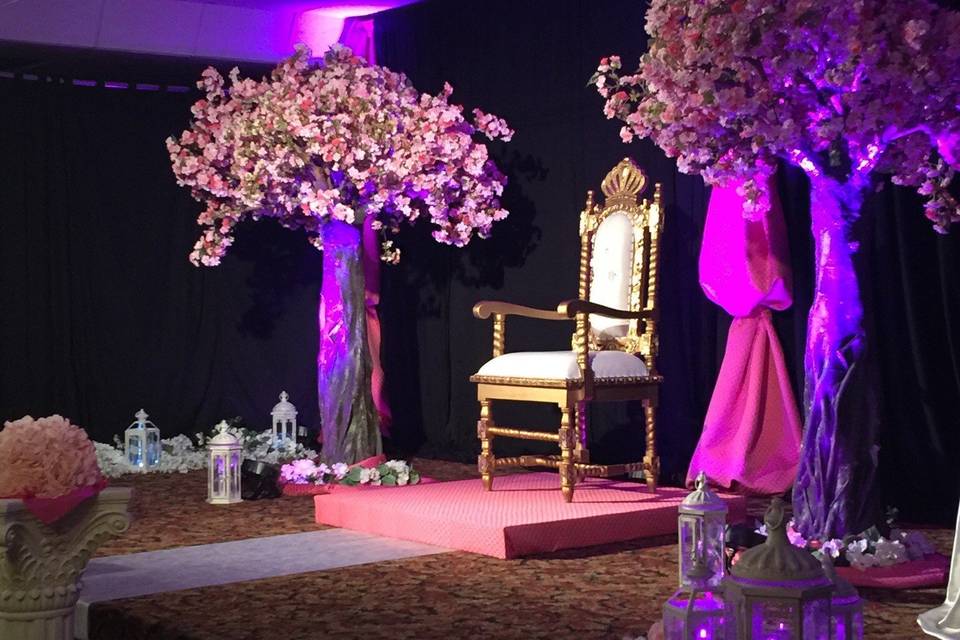 Sparkle Your Wedding by Laura