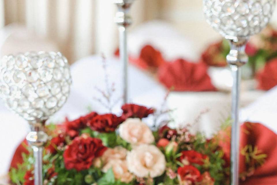 Low florals with candles