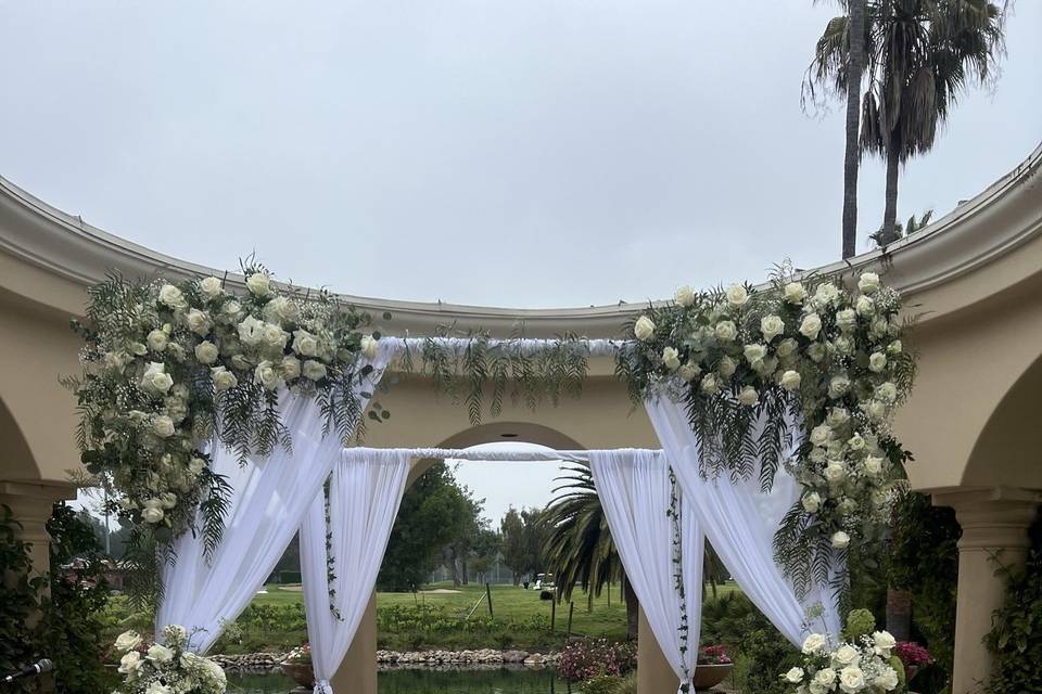 Arch / mandap decor