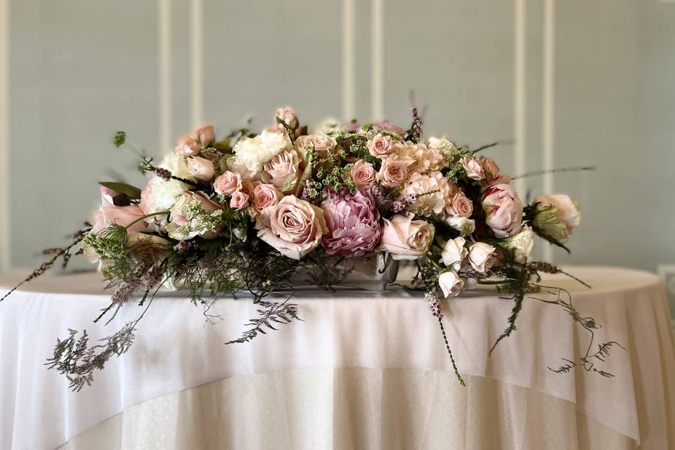 Bride and from table flowers