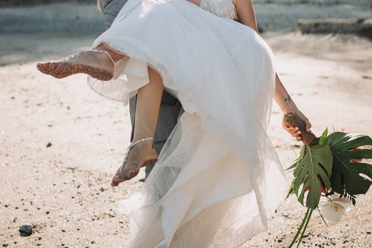 Beach kiss