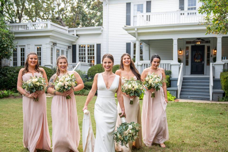 Bridal Party Front Lawn