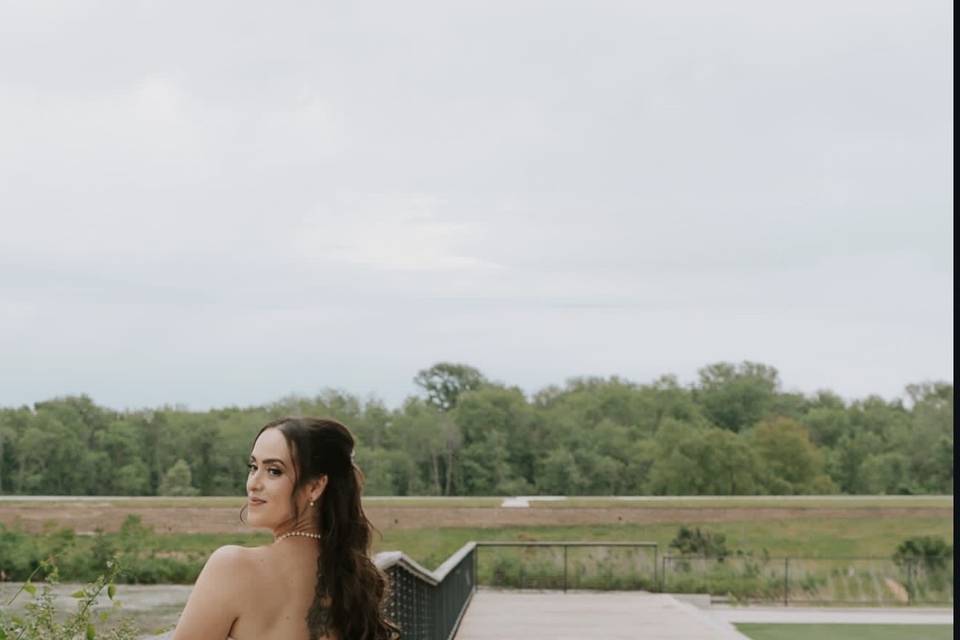 Soft glam, effortless waves,