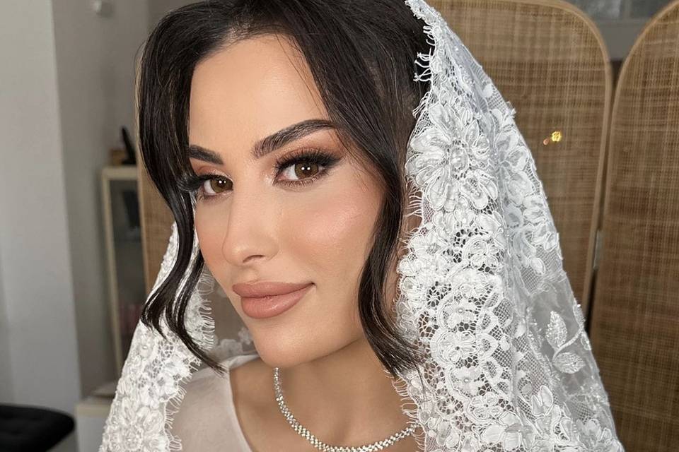 Dubai bridee