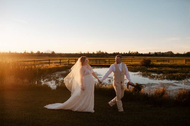 Hand in hand - In The Now Photography