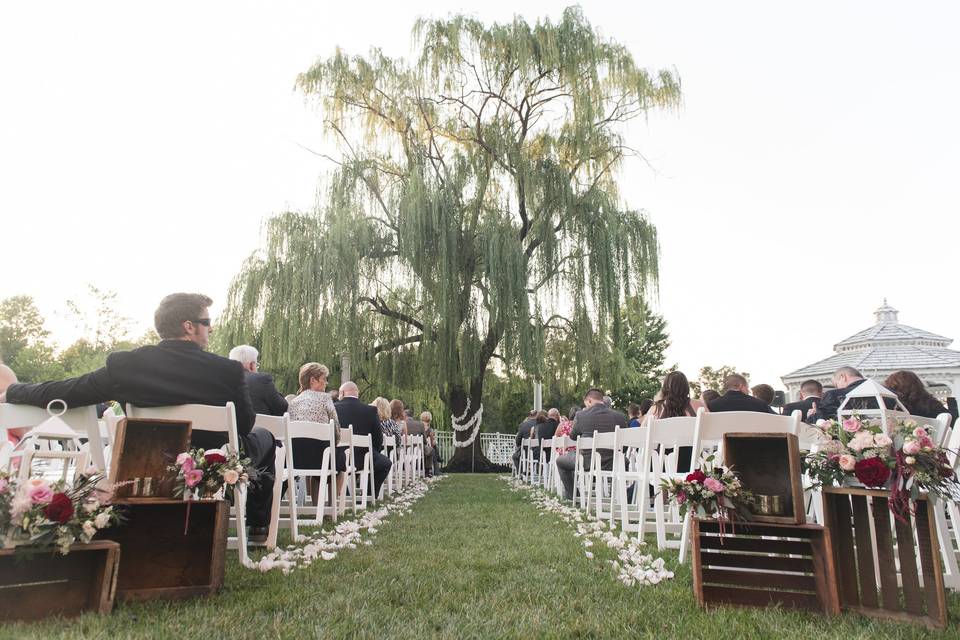 Modern Vineyard Wedding Under the Stars