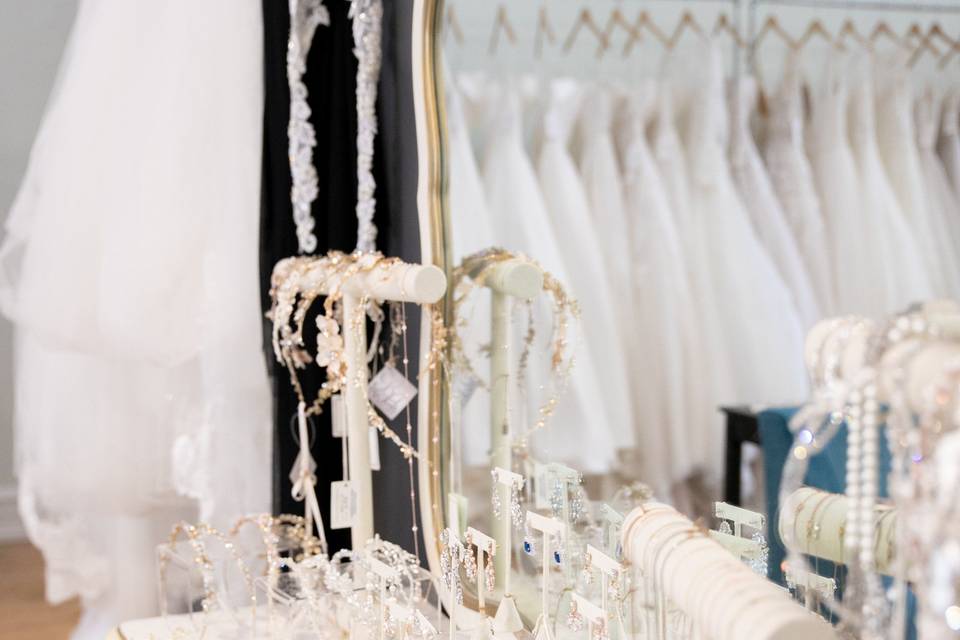 Perth Meddele Ansøger Grace & Lace Bridal - Dress & Attire - Richmond, IL - WeddingWire