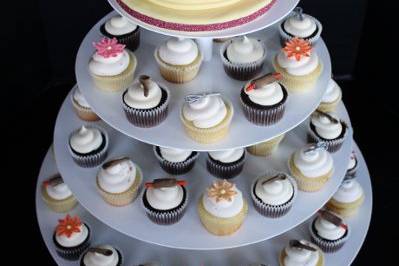 Bridal Shower Cupcakes with Cake Topper