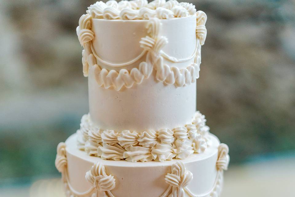 Vintage Lambeth Wedding Cake