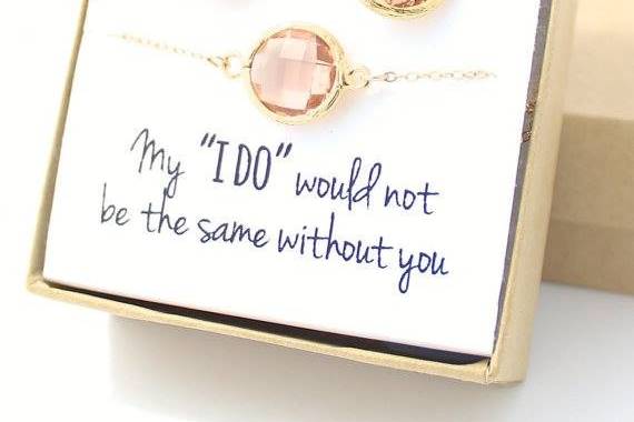 Have you already ordered jewelry for your bridesmaids for Maid of Honor? Our adorable packaging comes personalized with a custom note and gift tag of your choice for only $7/box. Enter 