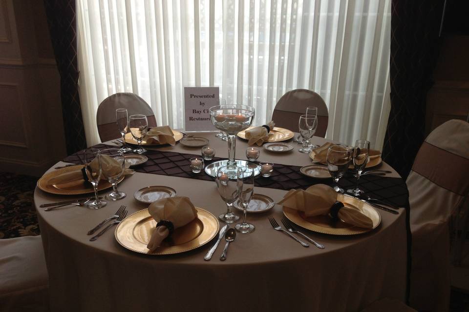 Elegant table set-up