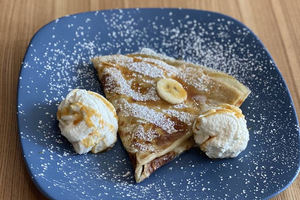 Cinnamon sugar bananas crepe