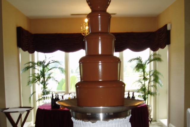 The chocolate fountain cake is seen at the Retro Bakery in Las Vegas,  Tuesday, March 11, 2014. (Jerry Henkel/Las Vegas Review-Journal) | Las  Vegas Review-Journal