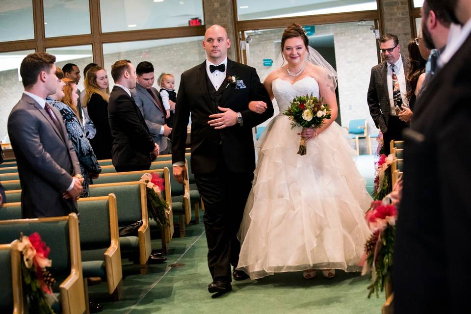 Fall wedding aisle