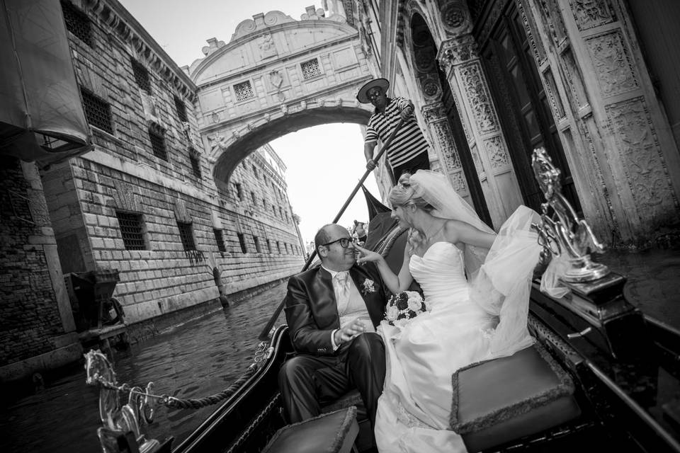 venice wedding, bride and groom portrait, gondola