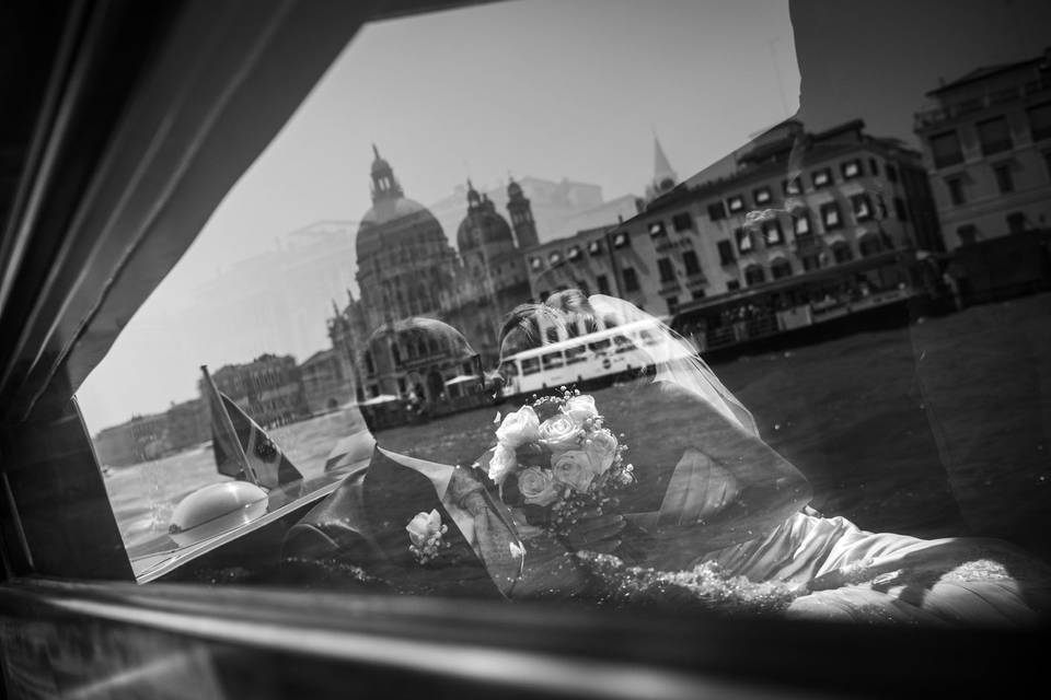 venice wedding, bride and groom portrait, taxiboat